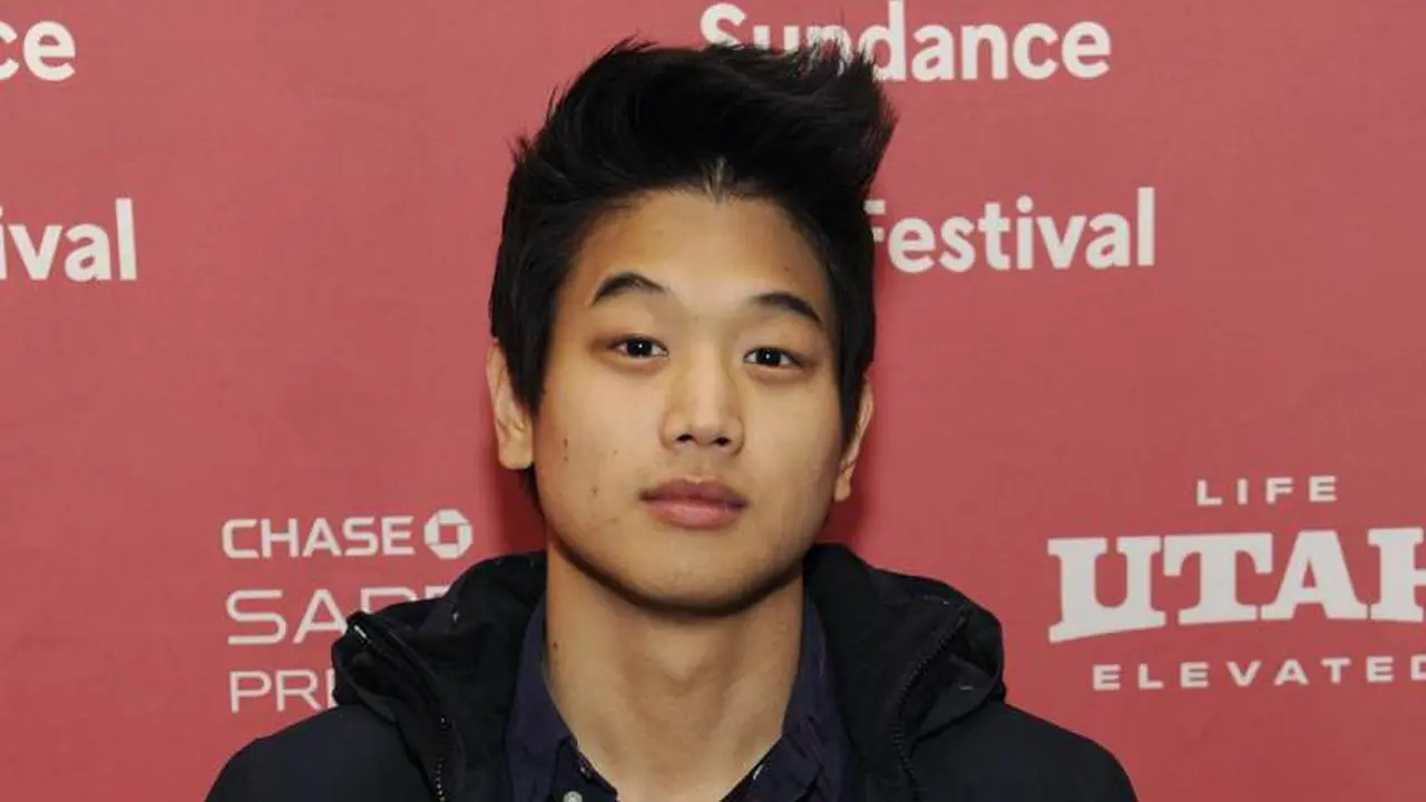Ki Hong Lee 