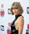 Paras cantik, memiliki segudang talenta di dunia musik dan perjalanan karier pun cemerlang, tak khayal sosok Taylor Swift selalu menjadi dambaan kaum adam. (AFP/Bintang.com)