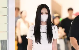 6 Gaya Selebriti Dunia Jinjing Dior Toujours Hobo, dari Jisoo BLACKPINK hingga Irene Kim
