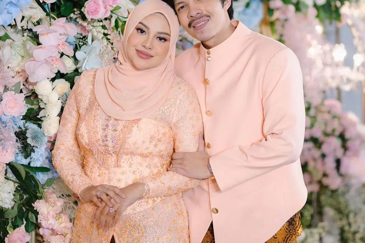 Kebaya Aurel Hermansyah