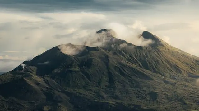 Arti Mimpi Melihat Gunung Meletus yang Menandakan Perubahan
