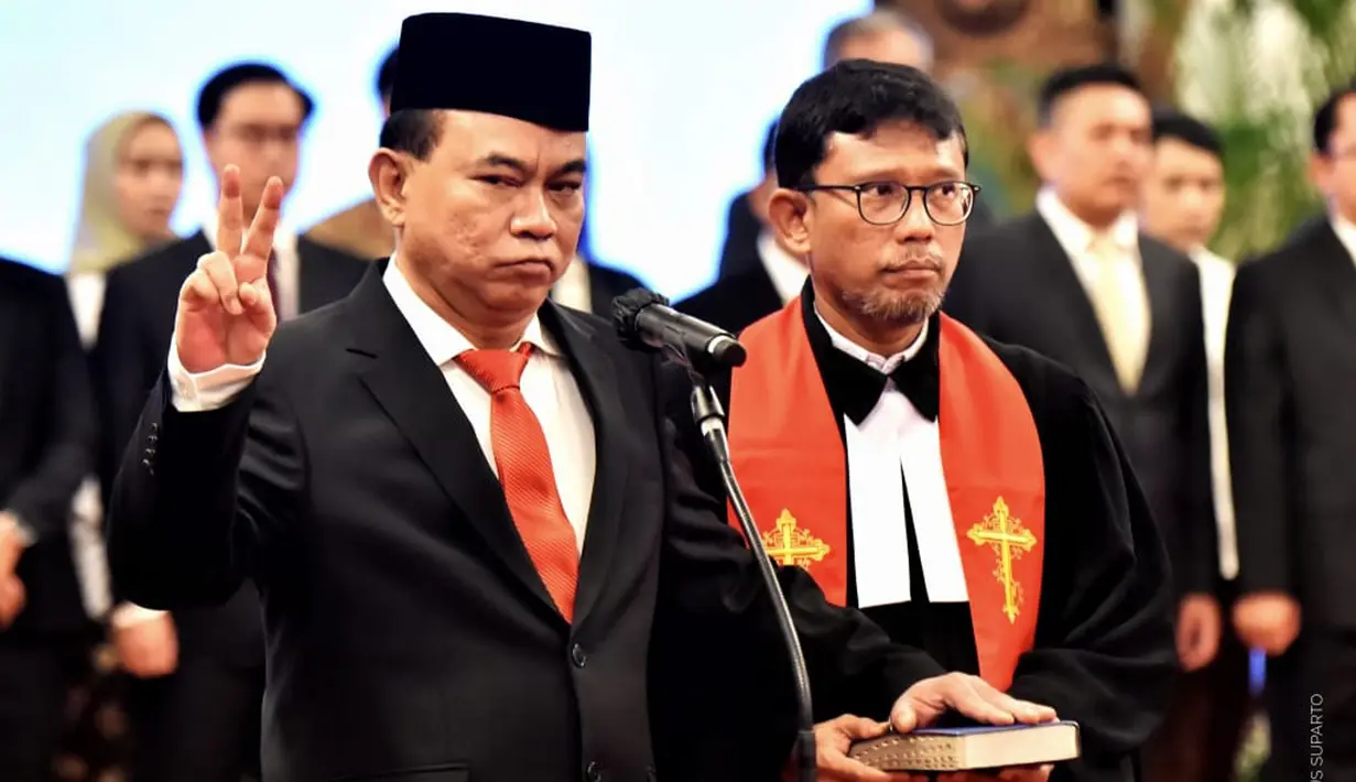 Dengan ini, kursi Menkominfo akhirnya resmi kembali terisi untuk sisa masa jabatan Jokowi hingga tahun depan, setelah Menkominfo sebelumnya Johnny G. Plate, menjadi tersangka kasus korupsi BTS 4G. (Biro Pers Sekretariat Presiden/Agus suparto)