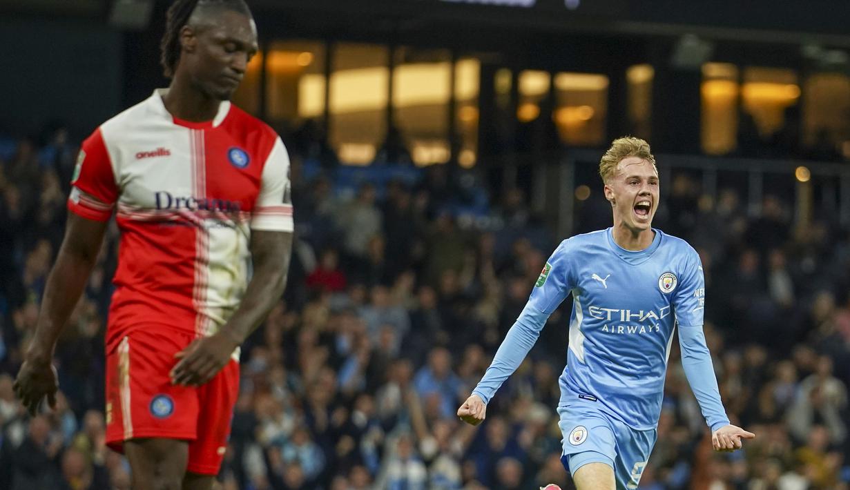 Pesta gol Manchester City ditutup oleh Cole Palmer yang memastikan kemenangan 6-1 Manchester City. (AP/Dave Thompson)