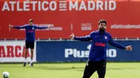 Pemain Atletico Madrid, Diego Costa, saat sesi latihan di Majadahonda, Sabtu (9/5/2020). Latihan ini digelar jelang rencana kembali bergulirnya kompetisi La liga Spanyol. (AFP Photo)