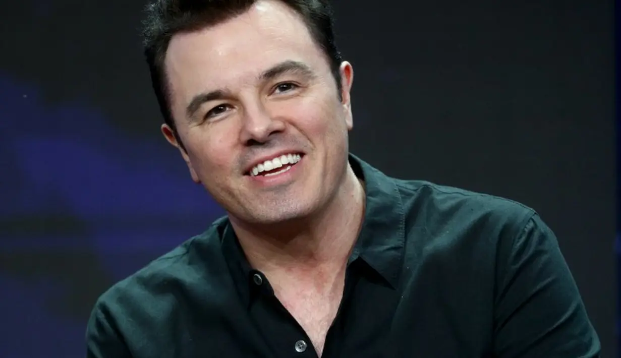 Penggemar Family Guy pasti tahu Seth MacFarlane. Ia pun masuk dalam deretan selebriti yang belum menikah. Seth sendiri mengencani aktris Game of Thrones, Emilia Clarke dari tahun 2012. (FREDERICK M. BROWN / GETTY IMAGES NORTH AMERICA / AFP)