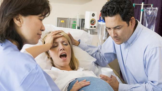 Di Zimbabwe Setiap 1 Kali Menjerit Saat Melahirkan Harus Bayar Parenting Fimela Com