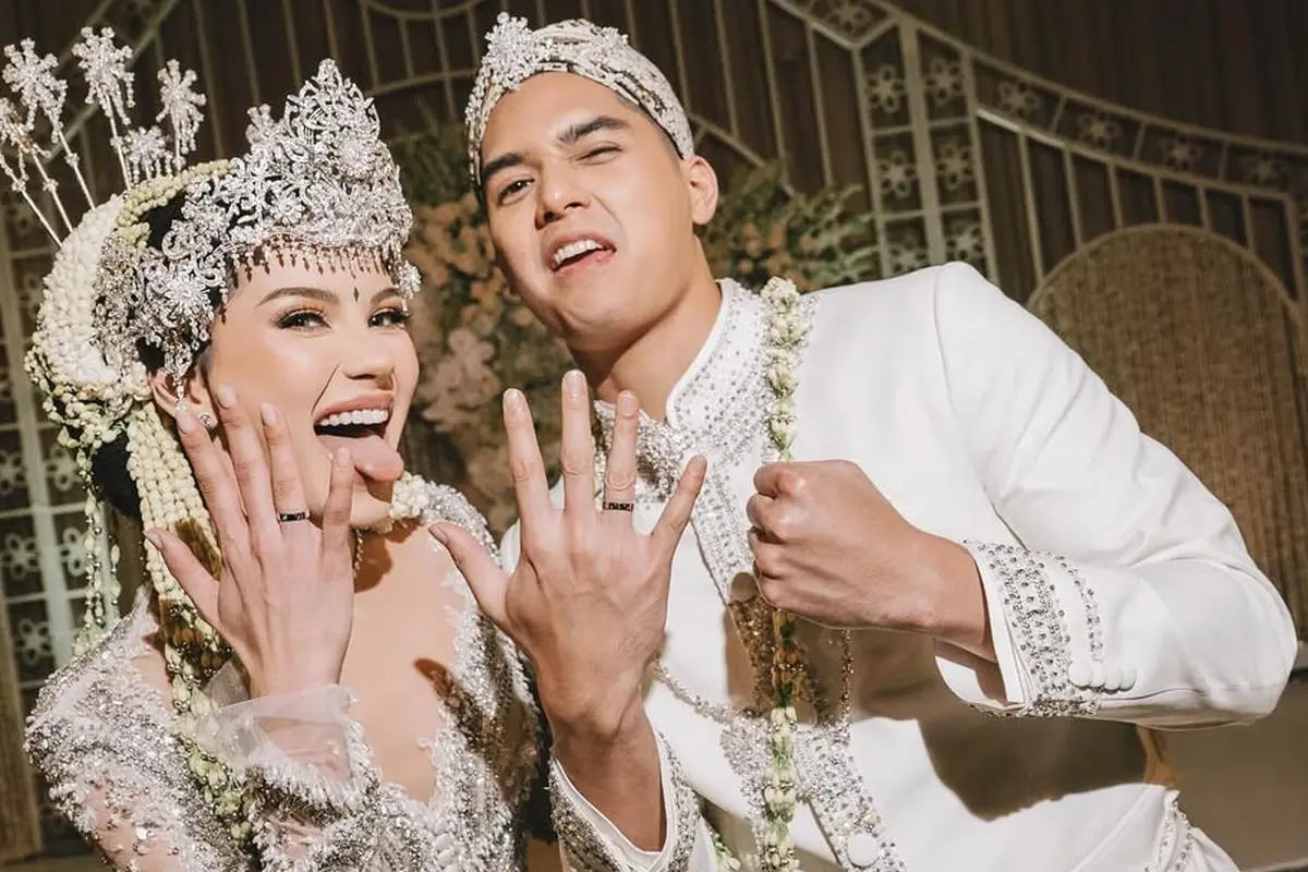 Pakai Kalung Berlian Langka, Gaya Mewah Alyssa Daguise Saat Menikah dengan Al Ghazali