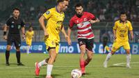 Pertandingan antara Madura United kontra Persik Kediri di BRI Liga 1 2024/2025 hari Senin (28/04/2025) WIB. (Wahyu Pratama/Bola.com)