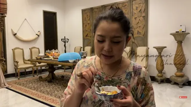 Potret Ruang Makan di Rumah Mayangsari (Foto: YouTube Mayangsari Channel)