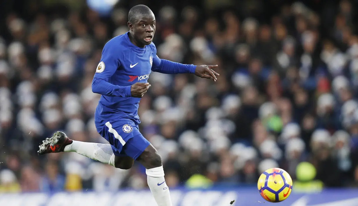 4. N'Golo Kante (Gelandang) - Mantan pemain Leicester City ini adalah pemain yang selama ini dicari Chelsea. Berstatus salah satu gelandang terbaik saat ini tidak membuatnya digaji besar, ia cuma dibayar 120 ribu pounds per pekan. (AFP/Adrian Dennis)
