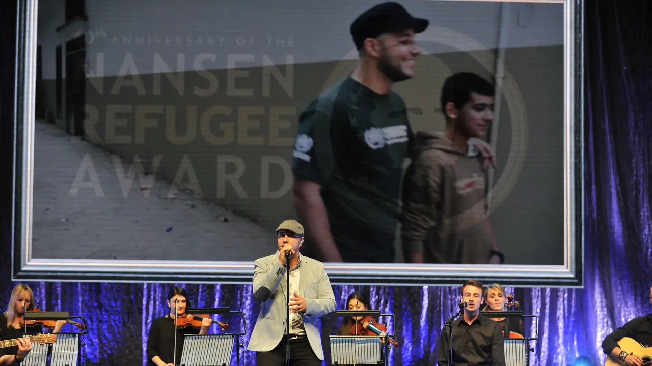 Maher Zain Nyanyikan One Day di Penghargaan Pengungsi Nansen