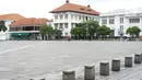 Suasana kawasan wisata Kota Tua yang sepi dari aktivitas di Jakarta, Selasa (26/5/2020). Adanya program PSBB menyebabkan kawasan yang biasanya selalu ramai saat libur tersebut menjadi sepi dari pengunjung di hari kedua pascalebaran. (Liputan6.com/Immanuel Antonius)