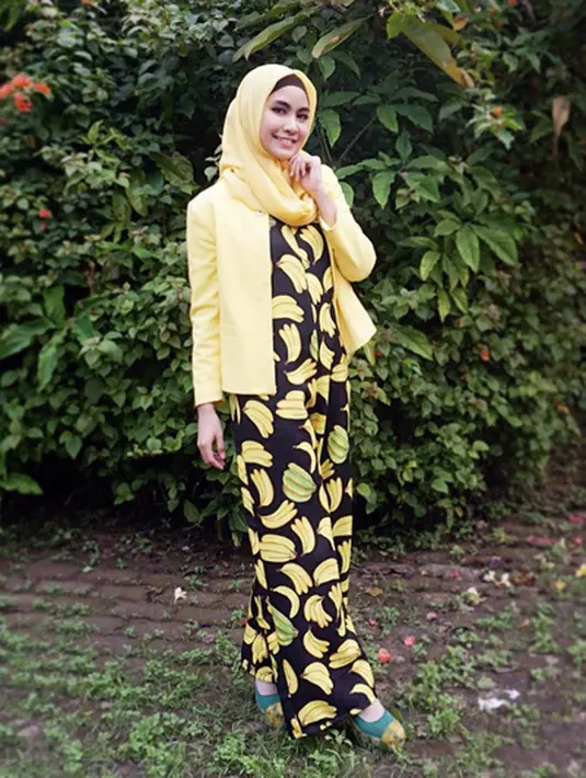 Mantan personel Cherrybelle mengaku saat mengenakan hijab banyak yang mendukung dari orang-orang terdekatnya. Dan berharap bisa istiqomah menutup auratnya. (via Instagram @anisarahma_12)