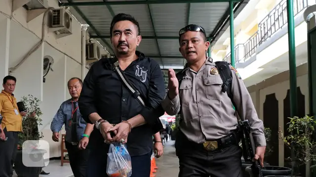 [Bintang] Gatot Brajamusti
