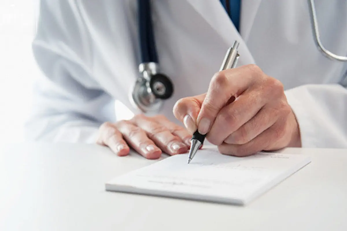 Tulisan Resep Obat Sangat Jelek, Netizen Mengolok-olok Dokter Ini