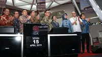 Peluncuran KIK DINFRA di BEI oleh Menteri BUMN, Rini M. Soemarno dan disaksikan oleh jajaran deputi Kementerian BUMN, Direksi PT Jasa Marga dan PT Mandiri Manajemen Investasi.