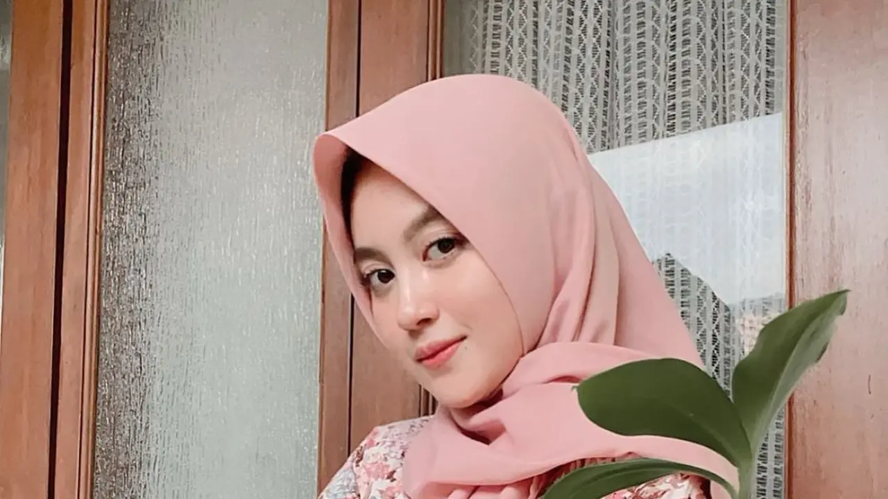 6 Potret Nabilah Ayu Eks JKT48 dalam Balutan Hijab, Bikin Pangling