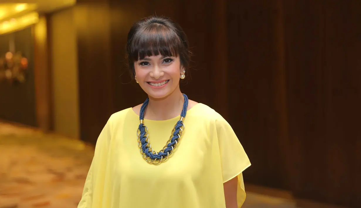 Pemeran dan presenter Ersa Mayori tidak lagi ada niatan untuk menambah momongan. Padahal, beberapa kali anaknya minta adik. Tidak hanya adik tapi juga kakak. (Andy Masela/Bintang.com)