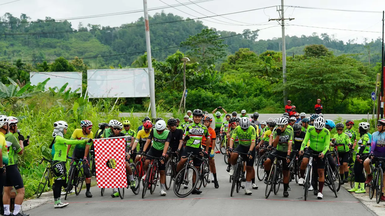 Dongkrak Pariwisata Tanah Air, Peserta Group Ride ke-6 GFNY Bali - IFG Life 2023 Susuri Jayapura
