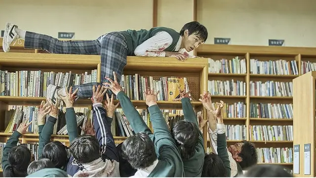 Sutradara Ungkap Alasan Seragam Siswa All of Us Are Dead Berwarna Hijau/dok. Instagram @netflixkr