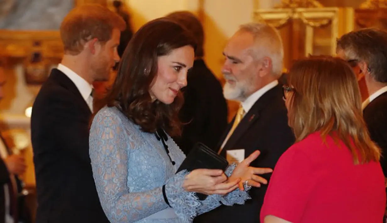 Di kondisinya yang sedang hamil anak ke-3, keadaan Kate bisa dibilang memang tergolong lemah. Apalagi saat ini usia kehamilan Kate masih terbilang muda, lantaran ia berada di awal kehamilannya. (AFP/Heathcliff O'Malley)