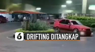 Beredar video aksi pengemudi mobil pamer drifting di pusat kota Bukittinggi akhirnya ditangkap.