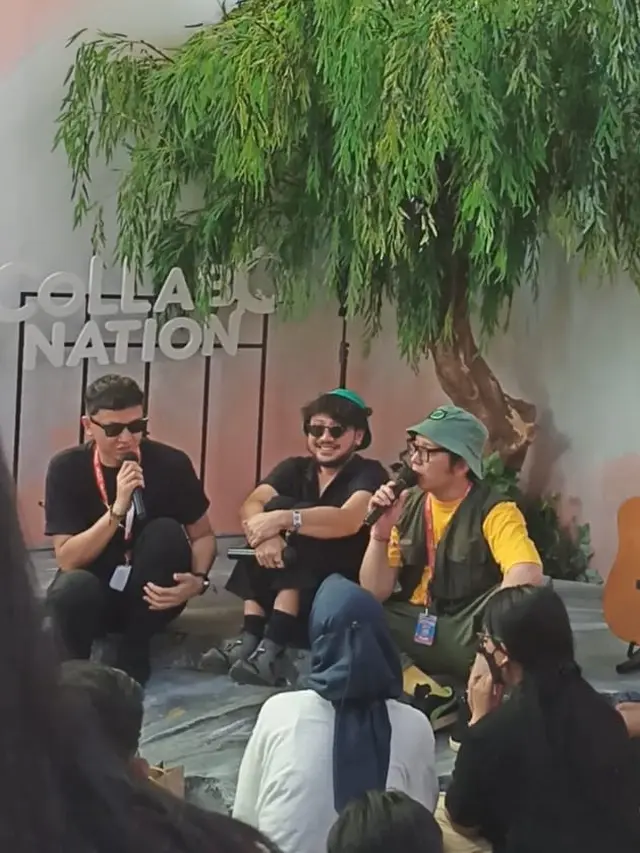 Kunto Aji dan Iga Massardi di Dunia Collabonation Pestapora bareng IM3. (Foto: Lanny/Fimela)