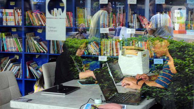 Taman Literasi Martha Christina Tiahahu