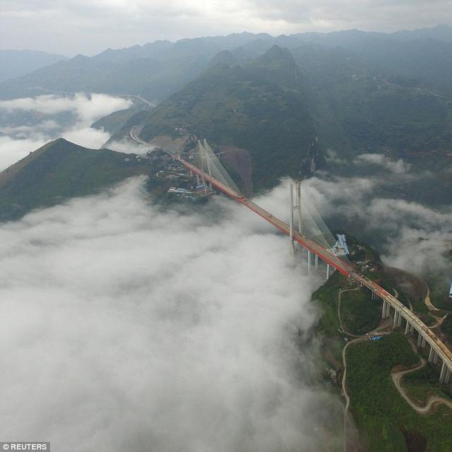 Seperti Ini Jembatan Di Atas Awan Di China Setinggi 565 Meter Global Liputan6 Com