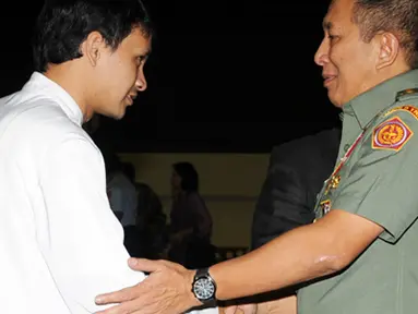Citizen6, Cilangkap: Perayaan Natal bersama tersebut antara lain dihadiri oleh para Pejabat di lingkungan Mabes TNI dan Angkatan, diakhiri dengan saling memberikan ucapan selamat. (Pengirim: Badarudin Bakri)
