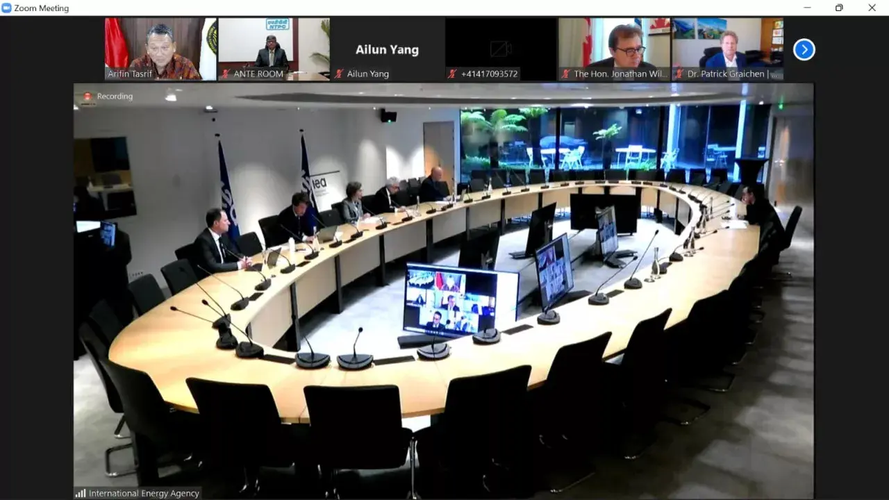 Meeting High Level Advisory Group (HLAG).