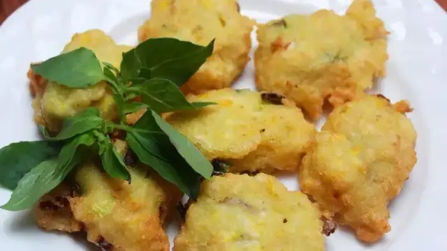 Resep bakwan tahu kuning. (dok. Cookpad @dindaaryasetyarini)
