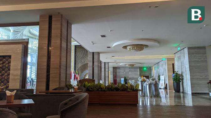 <p>Hotel Muong Thanh Phu Tho, hotel berbintang empat alias mewah, tempat menginap Timnas Indonesia U-23 di SEA Games 2021 Vietnam. Ada Direktur Teknik PSSI, Indra Sjafri. (Bola.com/Muhammad Adiyaksa)</p>