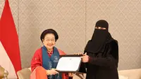 Megawati Terima Gelar Doktor Kehormatan ke-11 dari Princess Nourah University di Riyadh