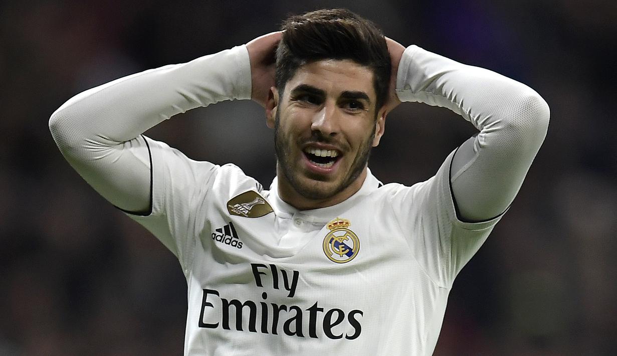 7. Marcos Asensio - Sebuah perjudian melepas salah satu pemain muda terbaik Spanyol tapi untuk posisinya Real Madrid sudah ada Eden Hazard dan Vinicius Junior, tapi jika memerlukan uang banyak melegonya adalah solusi tepat. (AFP/Oscar Del Pozo)