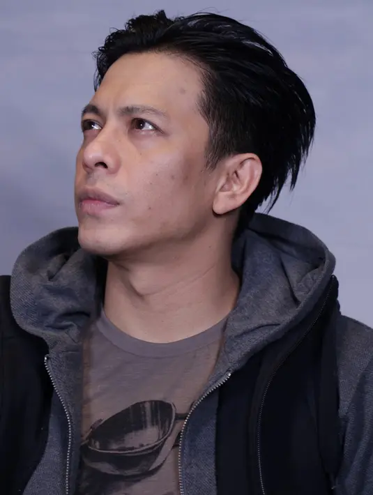 Ariel sangat memperhatikan detail dalam setiap latihannya. Tidak heran NOAH selalu tampil memukau di atas panggung. (Fathan Rangkuti/Bintang.com)