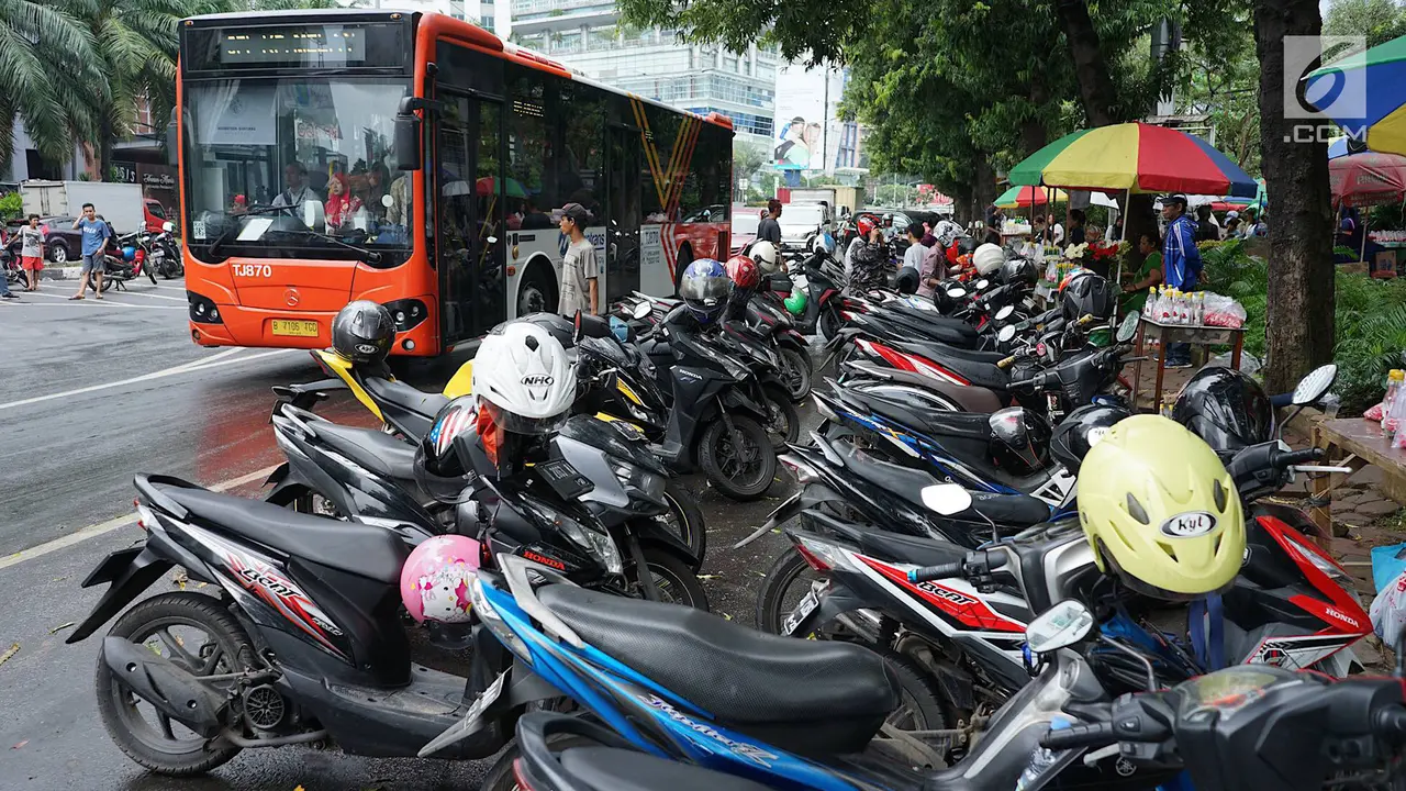 Ramai Peziarah, Kawasan Karet Bivak Macet
