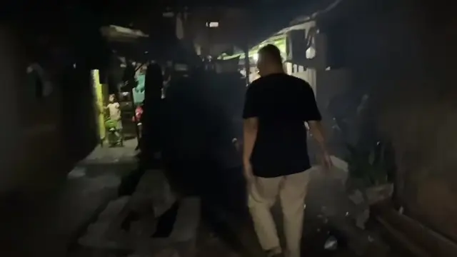 6 Potret Makam di Pinggir Gang yang Viral, Tersebar di Tengah Perkampungan
