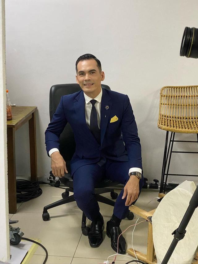 7 Potret Terbaru Atalarik Syach yang Masih Betah Menduda, Curi Perhatian