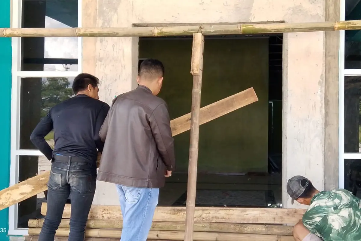 Kontraktor Segel Gedung MUI Sukabumi, Proyek Rp165 Juta Paving Blok Belum Dibayar