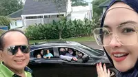 Ingrid Kansil bersilaturahmi dengan adik dan keponakannya dengan cara drive thru pada Lebaran kali ini (Dok.Instagram/@ingrid_kansil/https://www.instagram.com/p/CAnEfAhJnx6/Komarudin)
