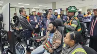 Ketua DPR RI Puan Maharani dan Menteri Energi, Sumber Daya Mineral (ESDM) Arifin Tasrif mengunjungi area operasi PT Freeport Indonesia (PTFI) di Tembagapura, Kabupaten Mimika, Provinsi Papua Tengah, 10 Desember 2023.