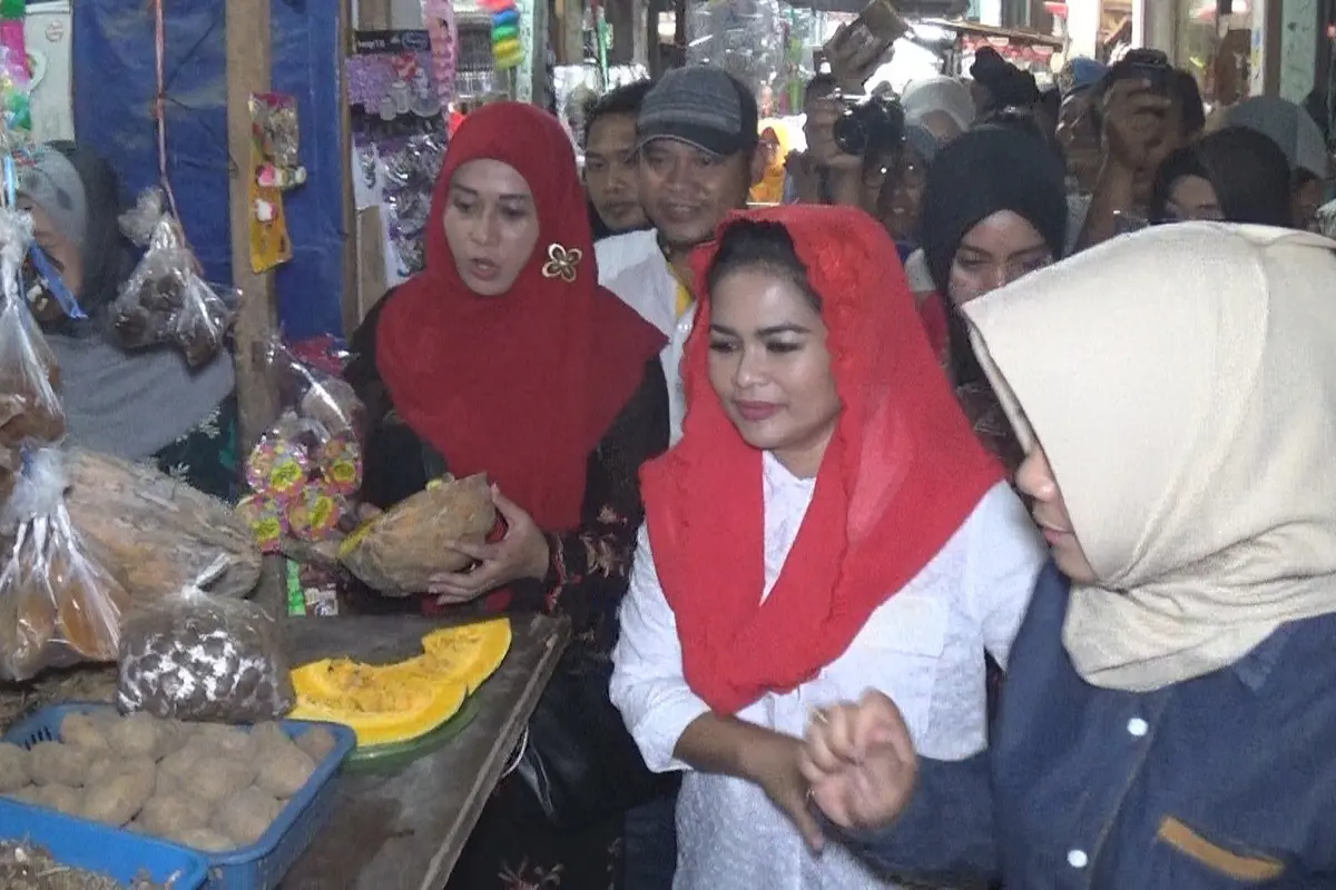 Calon Wakil Gubernur Jawa Timur nomor urut 2 Puti Guntur Soekarno. (Liputan6.com/Dian Kuriawan)