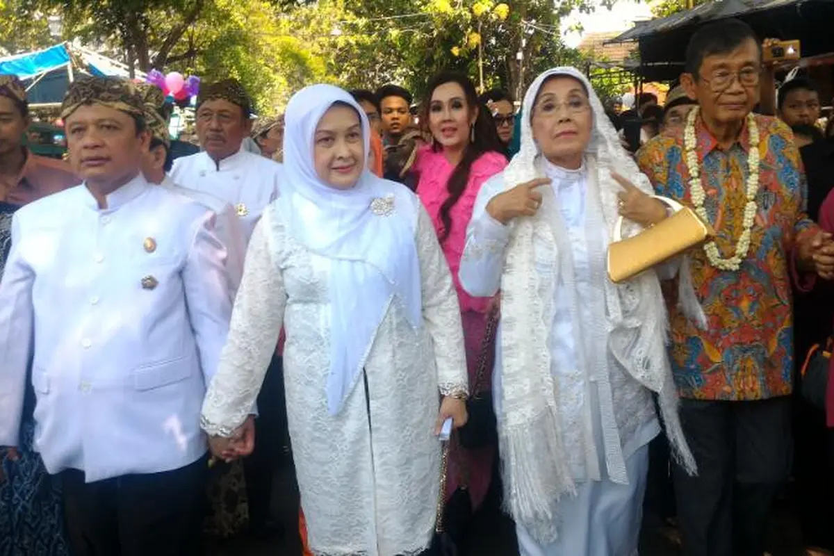 Nani Wijaya dan Ajip Rosidi
