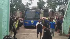 Video kedatangan para pemain sepak bola Persib Bandung di Stadion Siliwangi pada Sabtu, 13/02/2016.