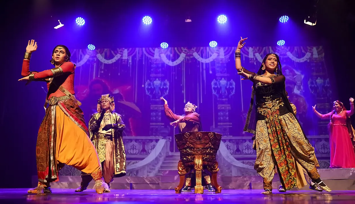 Savitri merupakan satu dari lima kegiatan virtual dalam Festival 44 yang dilaksanakan oleh Teater Koma, dan didukung Bakti Budaya Djarum Foundation selama empat bulan, dari Maret hingga bulan Juni 2021. (Bambang E. Ros/Fimela)