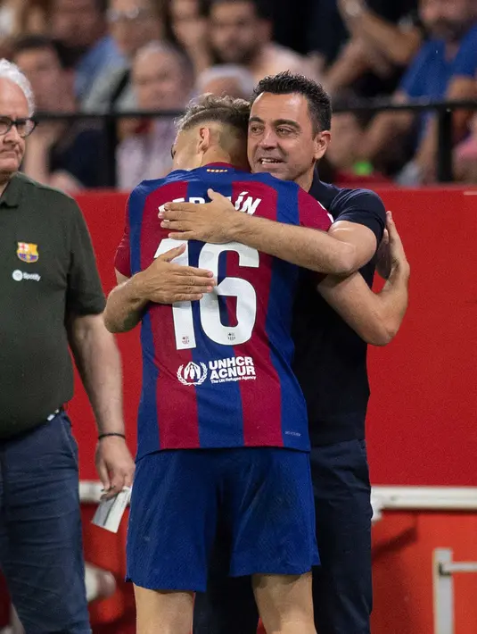 Memasuki babak kedua, Fermin Lopez berhasil membawa Barcelona unggul usai berhasil menjebol gawang Sevilla di menit ke-59. (JORGE GUERRERO/AFP)