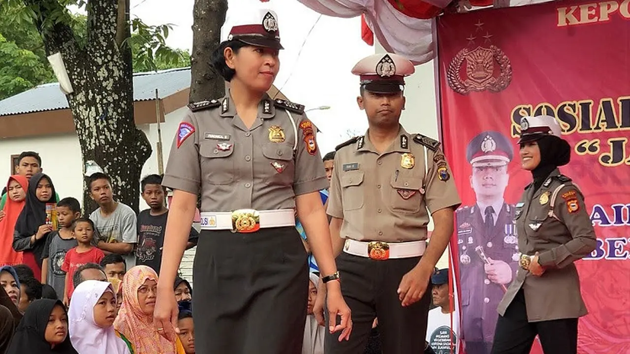 Kemasan Unik Polres Gowa Dalam Menyosialisasikan Pendaftaran Polri Zaman Now kepada Kalangan Remaja Gowa, Sulsel (Liputan6.com/ Eka Hakim)