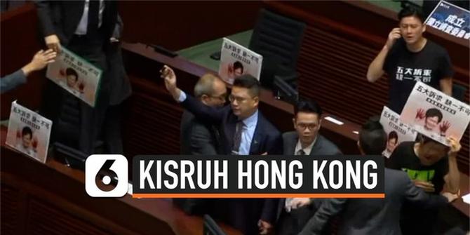 VIDEO: Detik-Detik Kericuhan di Sidang Legislatif Hong Kong