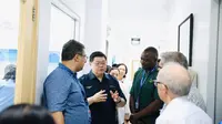 Rombongan WHO-IRCH melihat langsung pusat riset obat herbal Dexa Laboratories of Biomolecular Sciences (DLBS), Cikarang, Jawa Barat pada Kamis, 16 Oktober 2025.